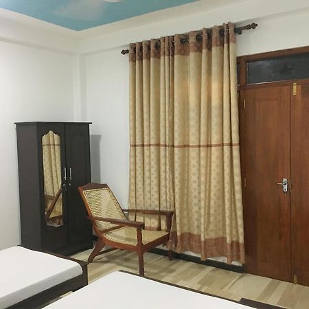 Anthony Guesthouse Hikkaduwa Buitenkant foto