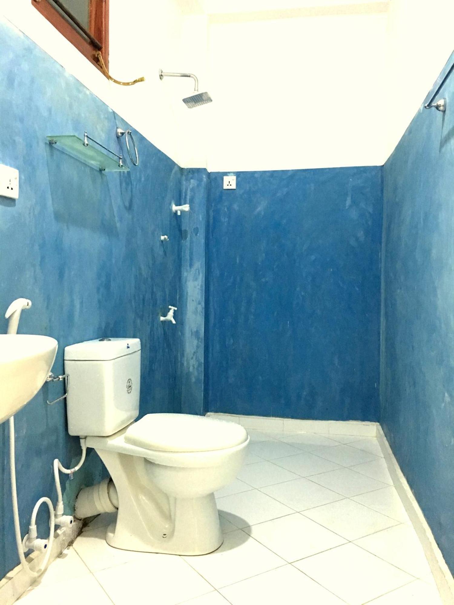 Anthony Guesthouse Hikkaduwa Buitenkant foto