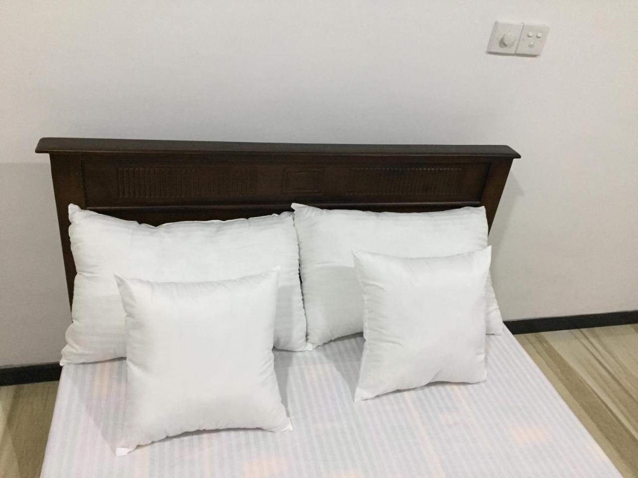 Anthony Guesthouse Hikkaduwa Buitenkant foto