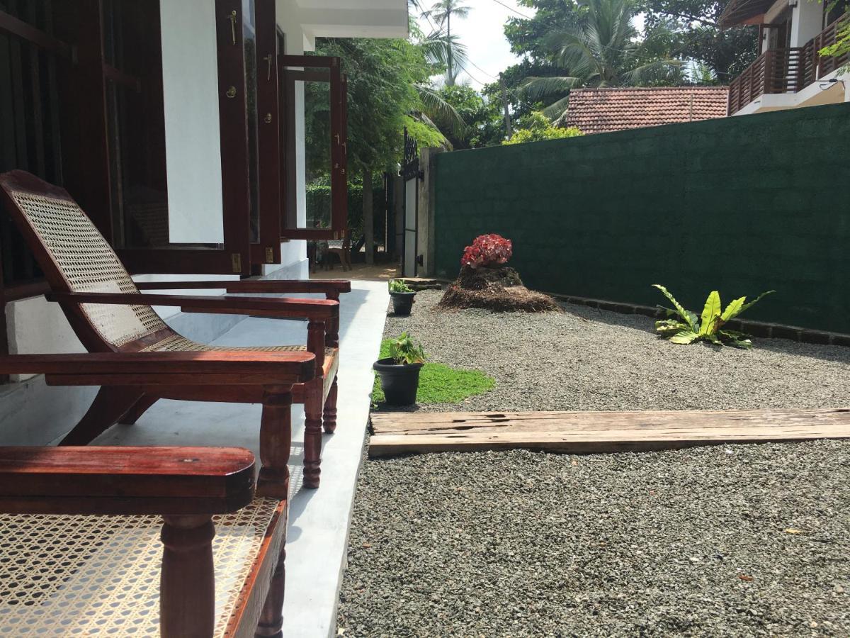 Anthony Guesthouse Hikkaduwa Buitenkant foto