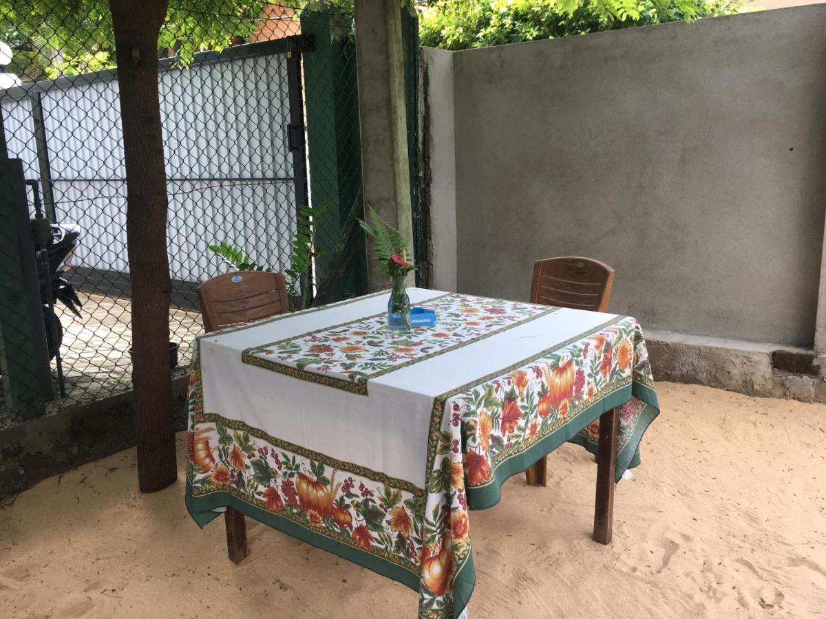Anthony Guesthouse Hikkaduwa Buitenkant foto